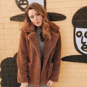 Meet your Posher, Ella